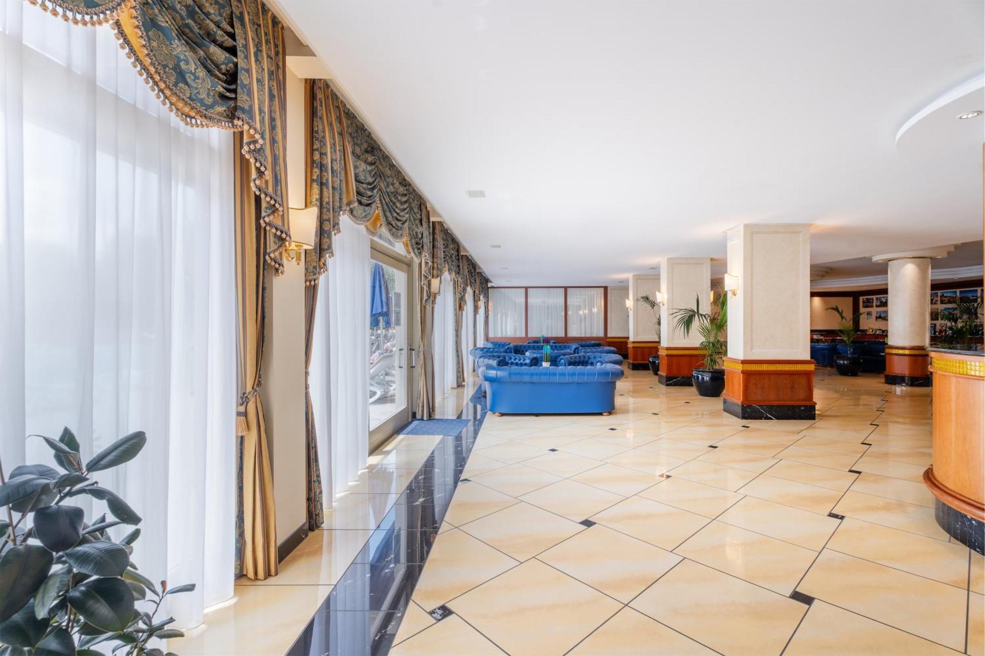 Majestic Palace Malcesine Extérieur photo